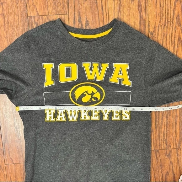 University Iowa Hawkeye Grey Unisex Herkey Short Sleeve Crewneck T-Shirt Small - Picture 10 of 14
